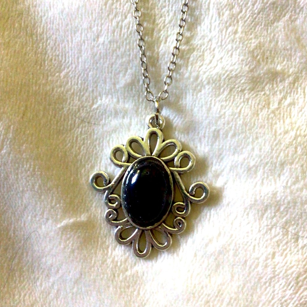 🪷 2 for $10. Antique look blue sandstone/silver pendant necklace.